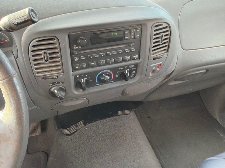 2001-ford-f150-image-26