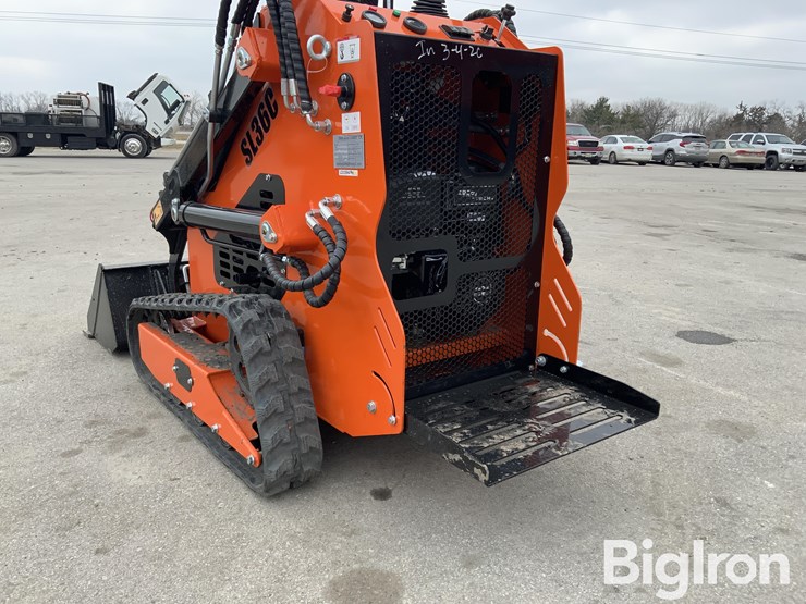 2025-massey-ferguson-730-image-17