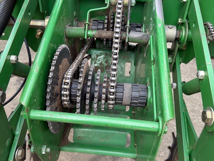 john-deere-7200-image-57