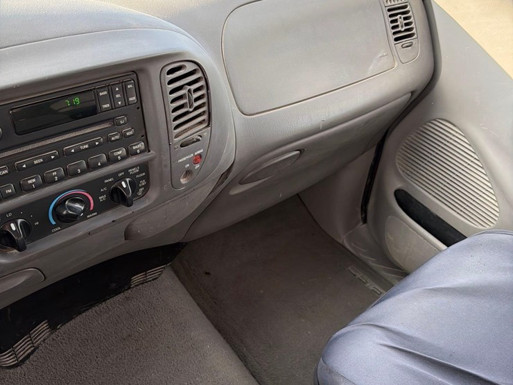 2001-ford-f150-image-27