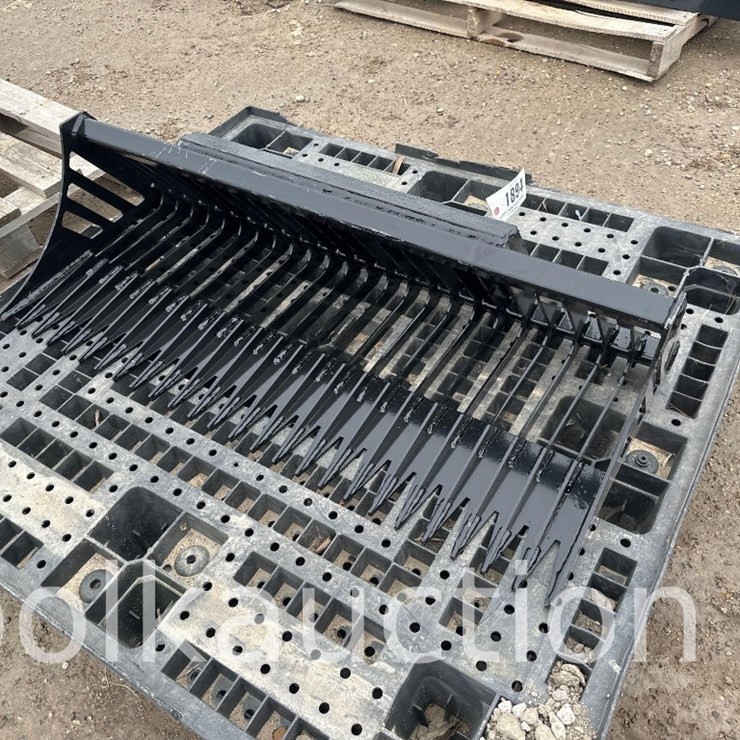 SKID STEER SLIDING LOADER SIEVE SHOVEL