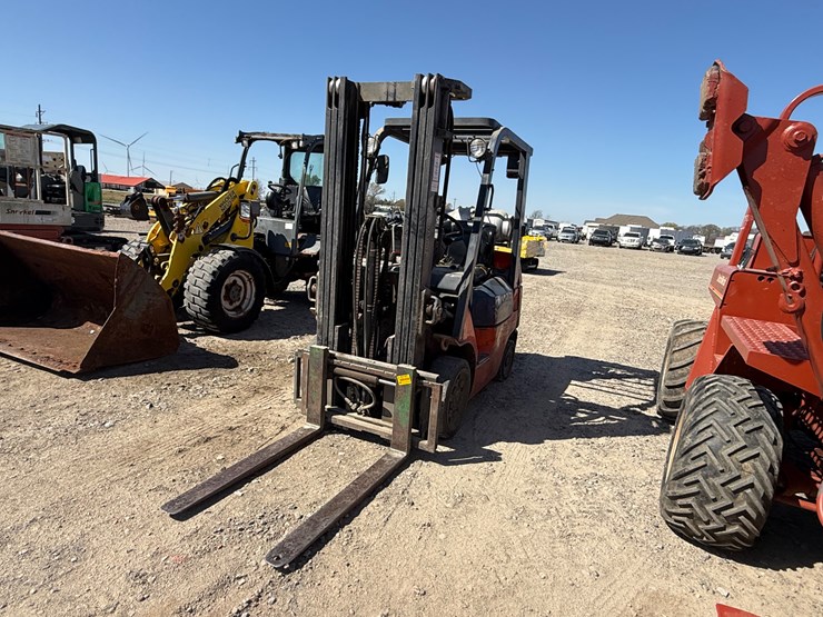 toyota-7fgcu25-image-1