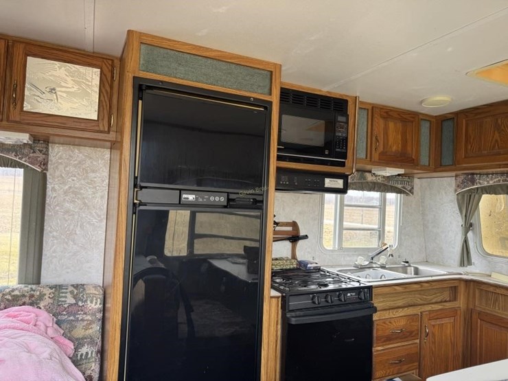 1998-dutchman-classic-gl-camper-image-14