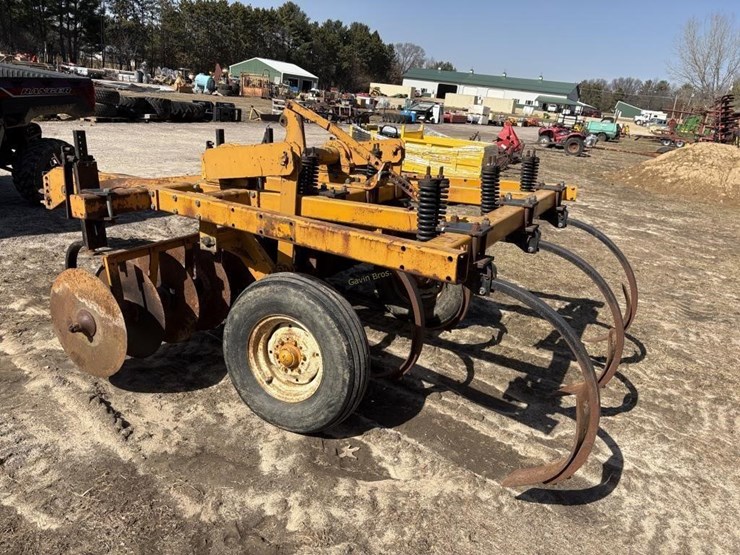 dakon-5-shank-chisel-plow-with-disc-image-5