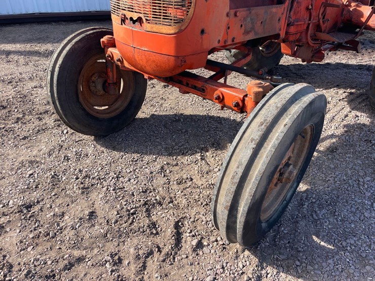 allis-chalmers-d15-2wd-tractor-image-8