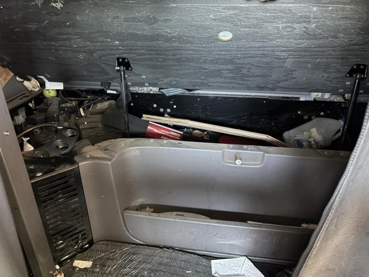 2017-peterbilt-389-image-34