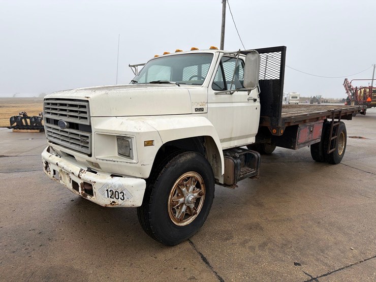 1990-ford-f700-image-1
