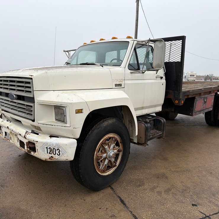 1990 FORD F700