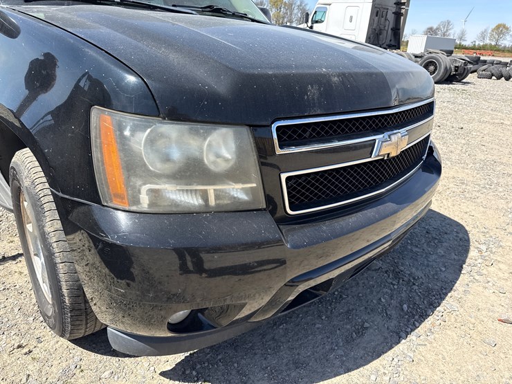 2010-chevrolet-tahoe-image-20