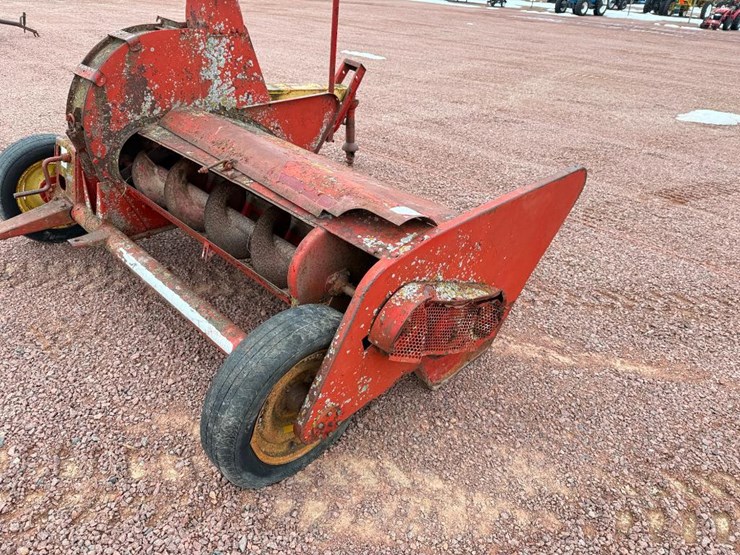 new-holland-33-image-8