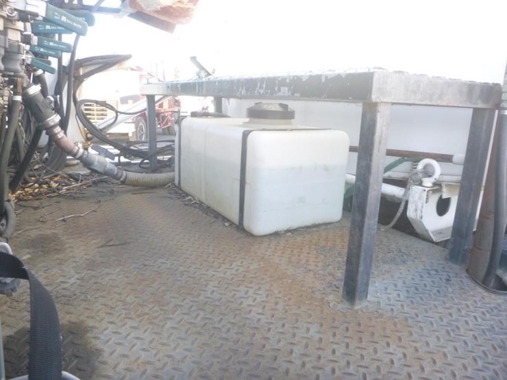 2002-gmc-t6500-image-10