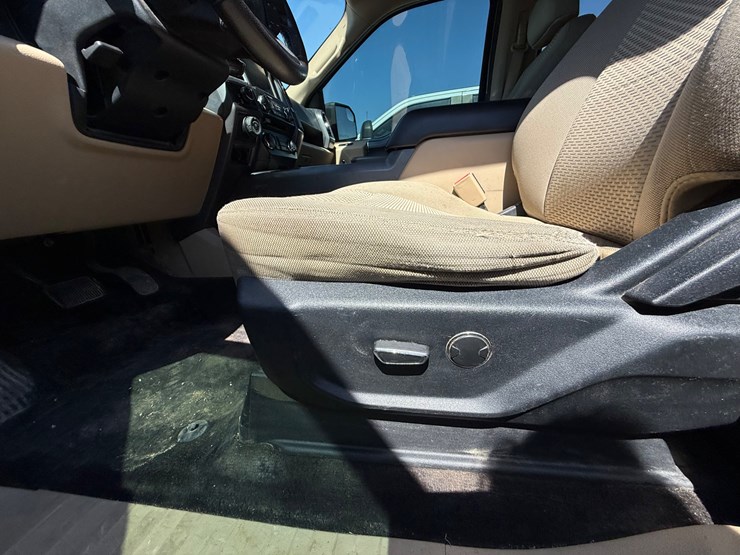 2016-ford-f150-image-35