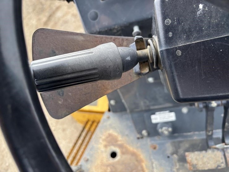 2017-deere-210lep-image-15