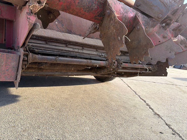 new-holland-195-image-12