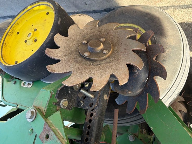 john-deere-7200-image-44