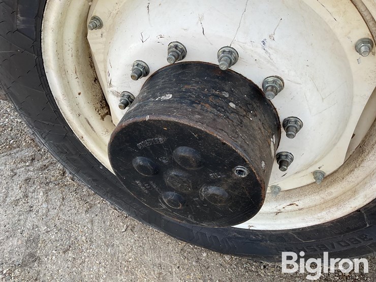 new-holland-275-image-18