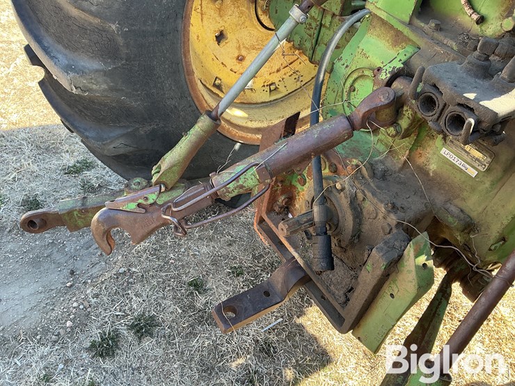 john-deere-4010-image-19