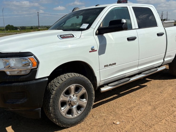 2022-dodge-2500-image-1