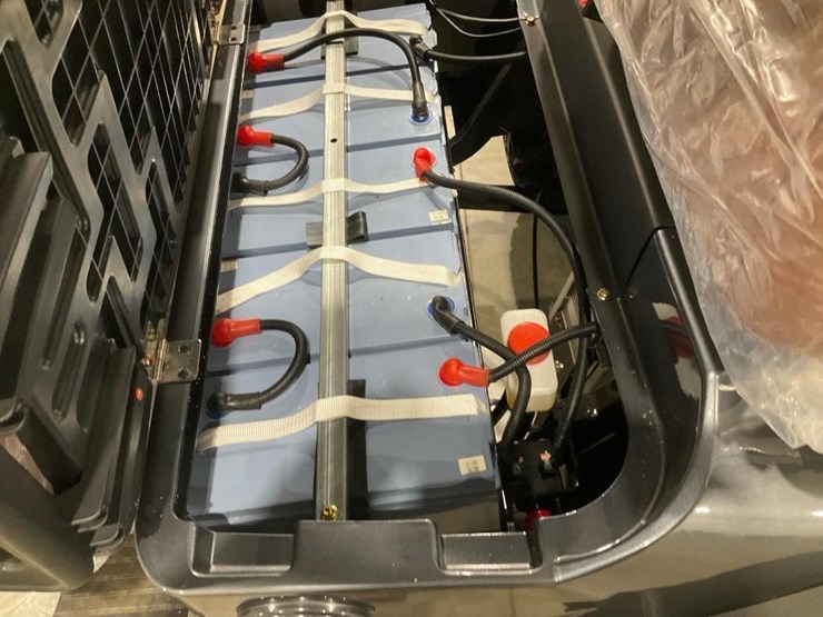 #1077-•-sdlgc80-golf-cart-image-15