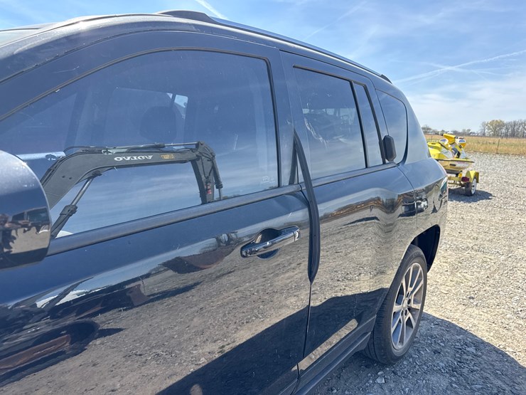 2016-jeep-compass-image-16