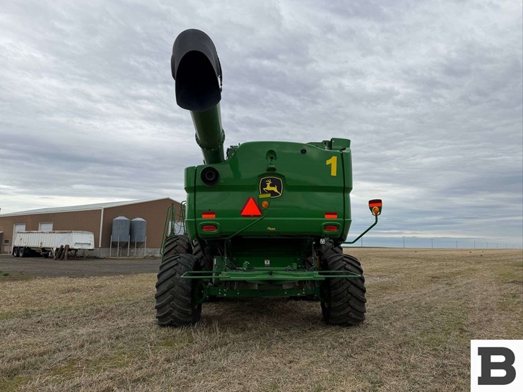 2023-john-deere-s780-image-4