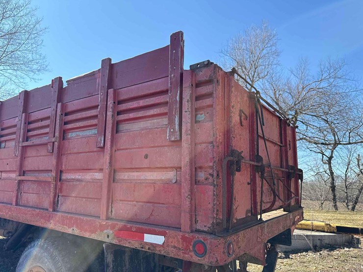 1977-chevrolet-custom-deluxe-image-28