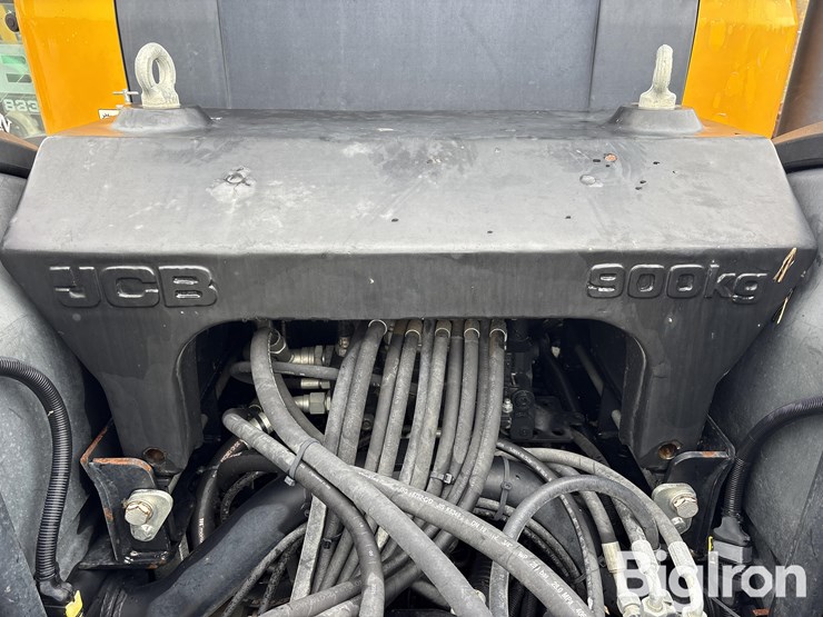 2022-jcb-8330-fasttrac-4wd-tractor-image-16