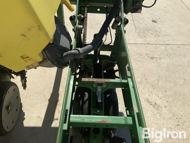 john-deere-1700-image-13