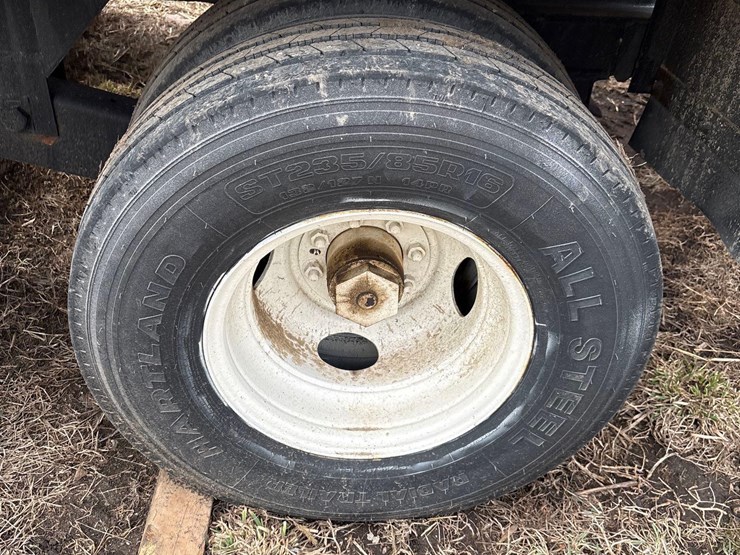 triple-r-500bu-gooseneck-hopper-trailer-image-12