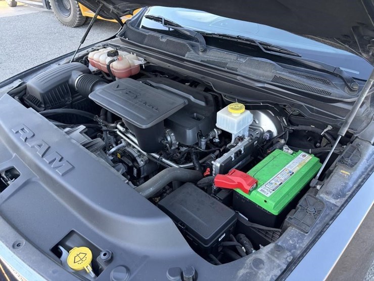 2022-ram-1500-big-horn-image-6