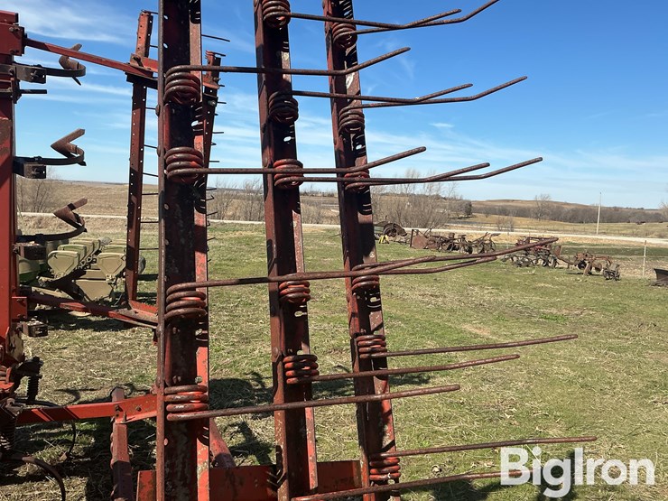 hesston-2210-image-10