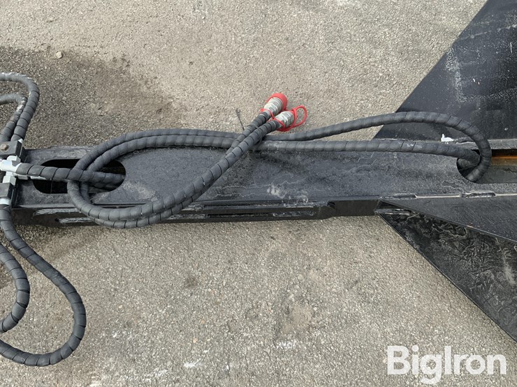 2025-massey-ferguson-730-image-13