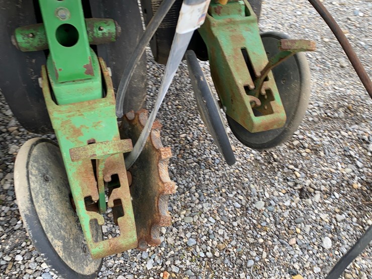 john-deere-7240-image-44