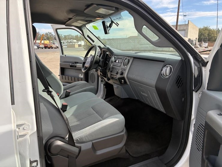 2016-ford-f550-xlt-image-12