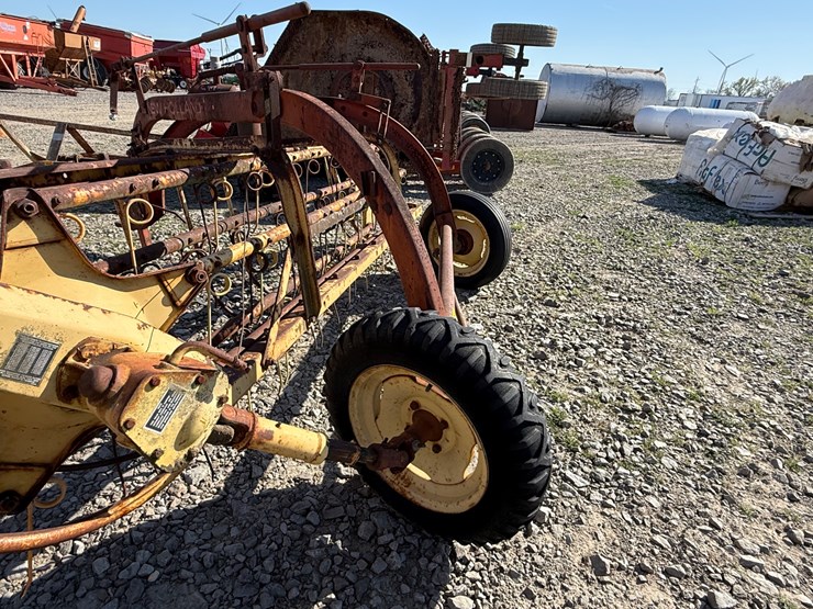 new-holland-256-image-6