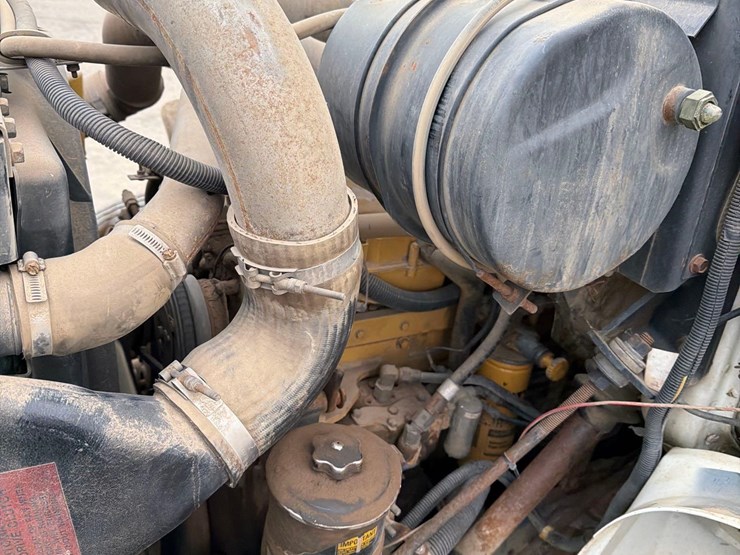 2000-international-8100-image-54