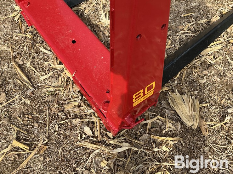 new-holland-80-image-14