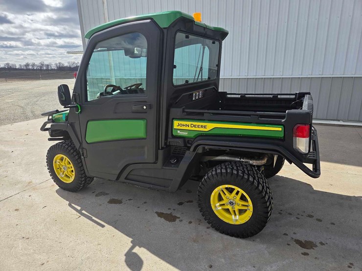 2024-john-deere-gator-image-15