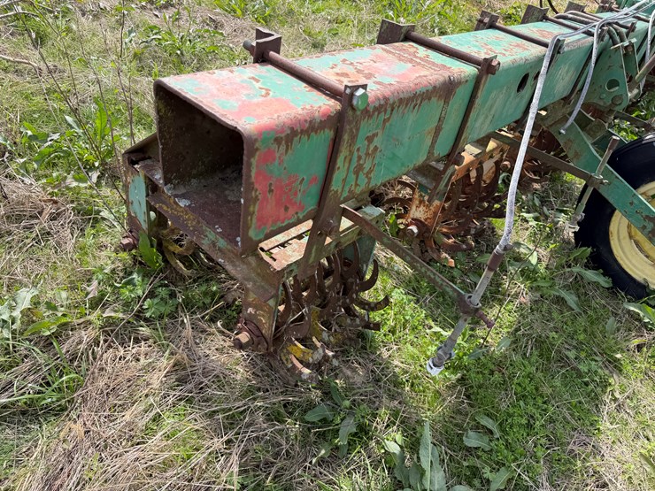 john-deere-12-image-18