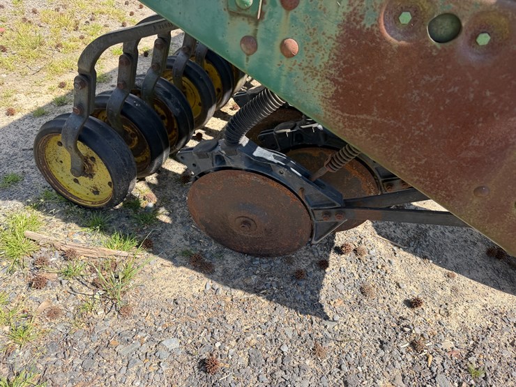 john-deere-520-image-13