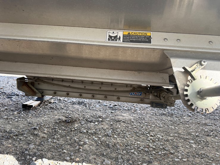 2022-wilson-hopper-bottom-image-27