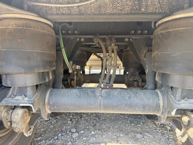 2022-wilson-hopper-bottom-image-11