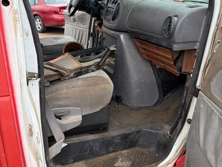 1997-ford-e350-image-55