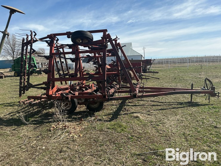 hesston-2210-image-4