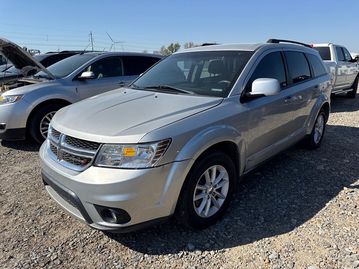 2013-dodge-journey-image-1