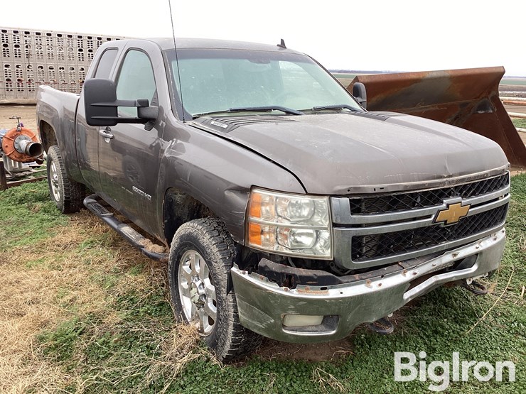 2012-chevrolet-2500-image-3