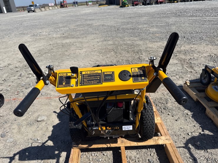 #34-•-unused-2022-dewalt-e1050-33"-push-mower-220310zd-inv#-41147-image-13