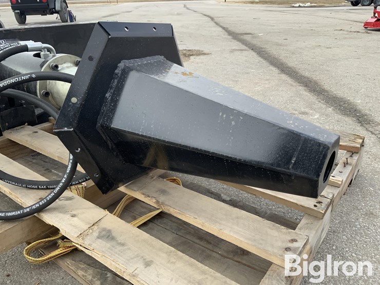 2025-massey-ferguson-730-image-15