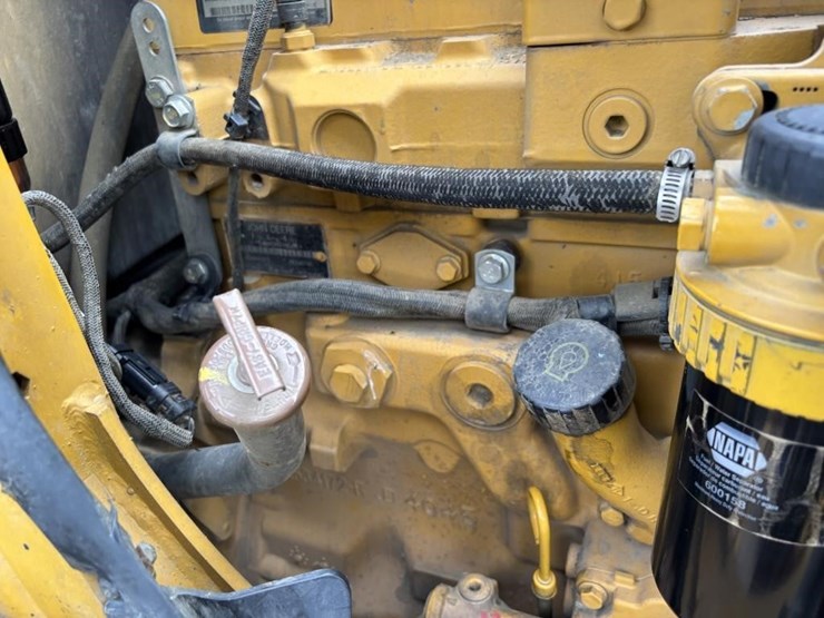 2017-deere-210lep-image-32