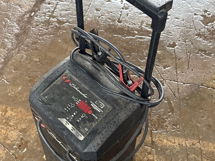 schumacher-battery-charger-image-4